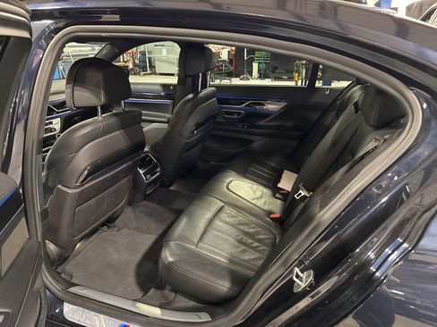 Used 2019 BMW 740i w/ M Sport Package image 14