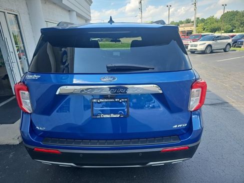 Used 2022 Ford Explorer XLT w/ Equipment Group 202A AWD/4WD image 5