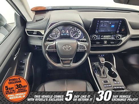 Used 2022 Toyota Highlander XLE image 27