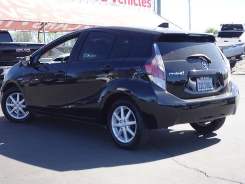 Certified 2016 Toyota Prius C Three image 10