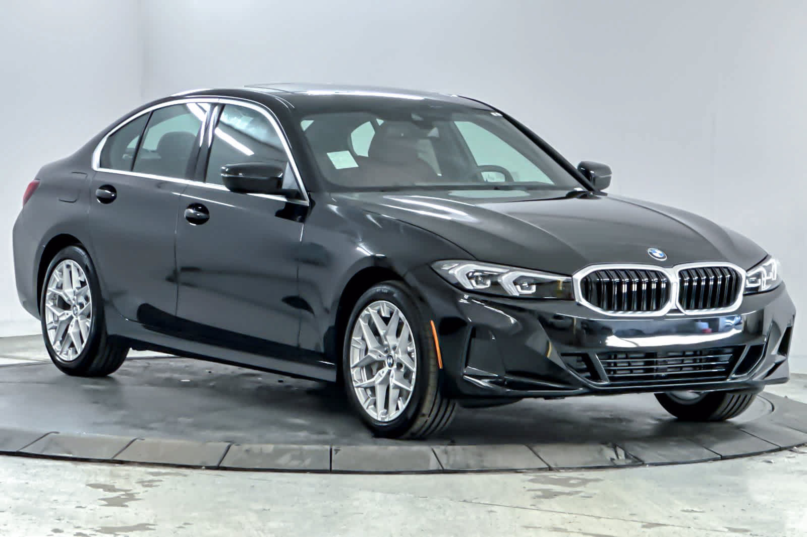 Used 2026 BMW 330i Sedan w/ Convenience Package RWD image 9
