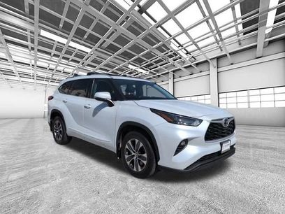 Used 2022 Toyota Highlander XLE
