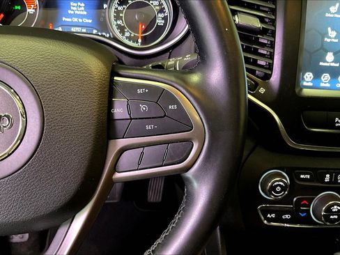 Used 2021 Jeep Cherokee Latitude Lux w/ Sun & Sound Group FWD image 13