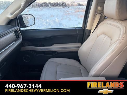 Used 2022 Ford Expedition Limited image 17