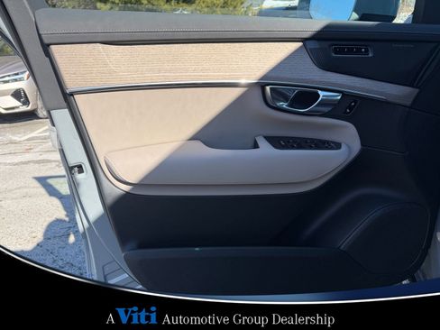 Used 2026 Volvo XC90 B6 Plus w/ Protection Package Premier AWD/4WD image 11