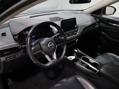 Used 2024 Nissan Altima 2.5 SR image 16