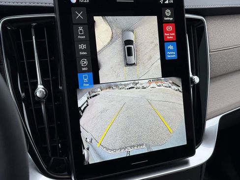 New 2026 Volvo XC90 B6 Plus w/ Protection Package Premier image 21