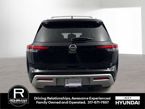 Used 2023 Nissan Pathfinder Platinum w/ Cargo Package image 6