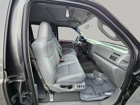 Used 2003 Ford F350 Lariat image 24