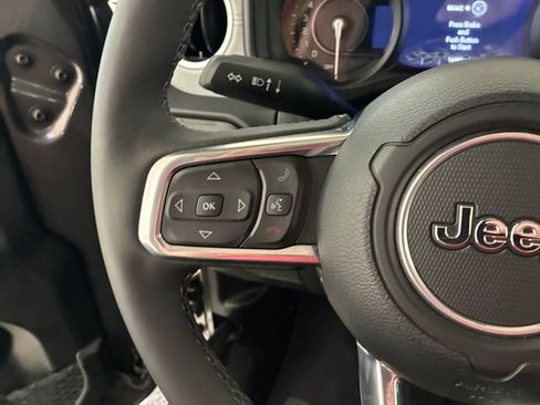 Used 2025 Jeep Wrangler Unlimited Sahara AWD/4WD image 23