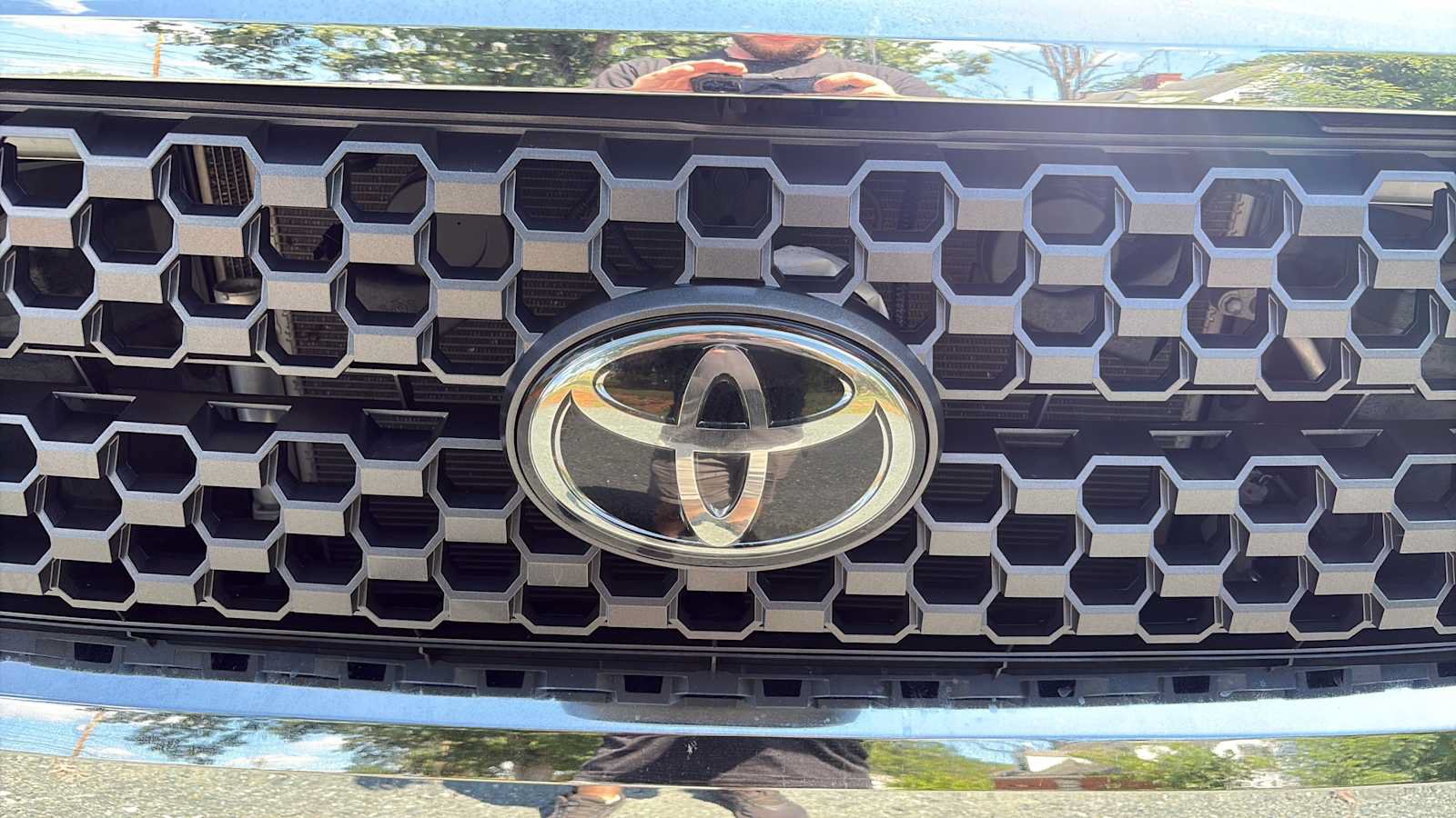 Used 2020 Toyota Tundra SR5 w/ TRD Off-Road Package AWD/4WD image 27
