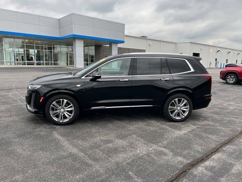 Used 2024 Cadillac XT6 Premium Luxury w/ Technology Package AWD/4WD image 4