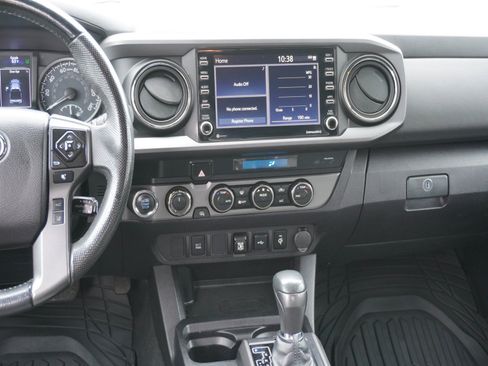 Used 2021 Toyota Tacoma TRD Off-Road AWD/4WD image 16