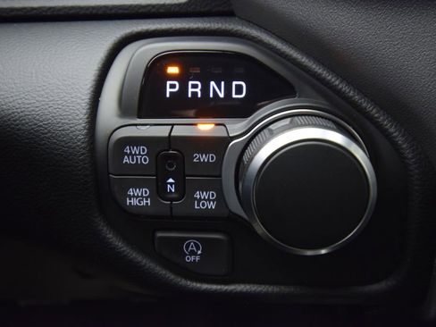 New 2026 RAM 1500 4x4 Crew Cab image 29