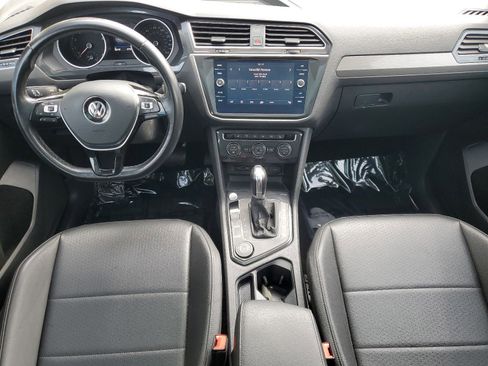 Used 2019 Volkswagen Tiguan SE w/ Panoramic Sunroof Package image 10
