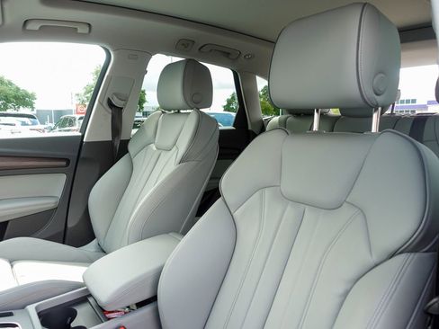 Used 2023 Audi Q5 e Premium Plus w/ Premium Plus Package image 22