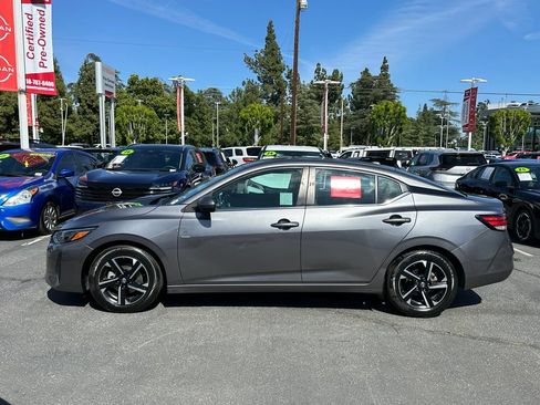 Used 2024 Nissan Sentra SV FWD image 3