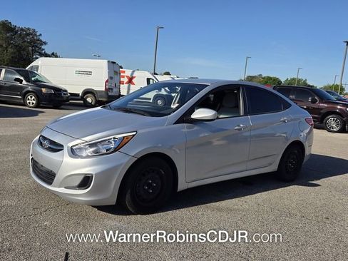 Used 2016 Hyundai Accent SE FWD image 3