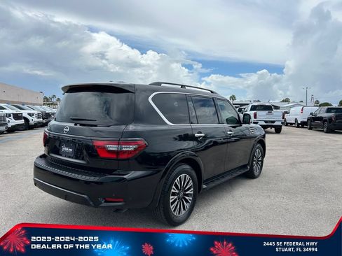 Used 2024 Nissan Armada SL w/ Midnight Edition Package RWD image 5