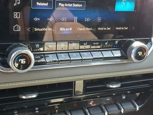 Used 2024 Chevrolet Colorado ZR2 w/ ZR2 Convenience Package III image 16