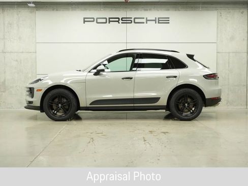 Certified 2019 Porsche Macan AWD/4WD image 2