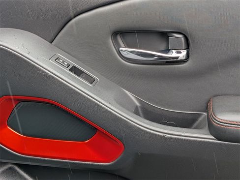 Used 2024 Nissan Frontier PRO-4X image 32