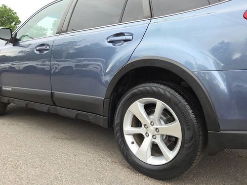 Used 2013 Subaru Outback 2.5i Limited w/ Moonroof Pkg AWD/4WD image 9