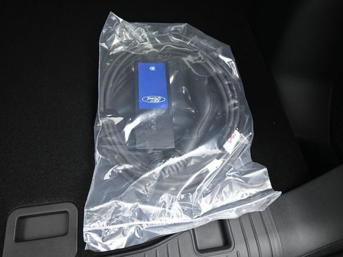 New 2025 Ford Escape SE w/ PHEV Premium Package image 26