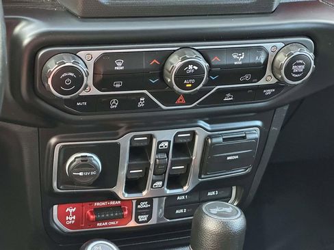 Used 2021 Jeep Wrangler Unlimited Rubicon AWD/4WD image 19