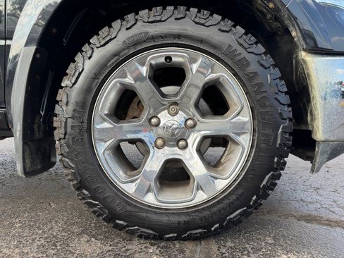 Used 2016 RAM 1500 Laramie w/ Convenience Group AWD/4WD image 13