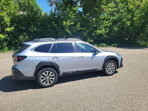 Used 2023 Subaru Outback Premium AWD/4WD image 11