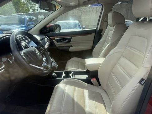 Used 2018 Honda CR-V Touring image 3