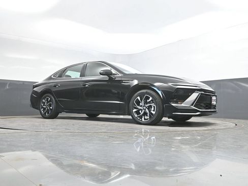 Used 2025 Hyundai Sonata SEL FWD image 33