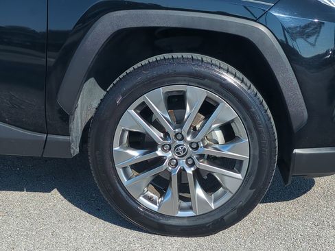 Used 2020 Toyota RAV4 Limited image 9