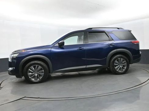 Used 2024 Nissan Pathfinder SV FWD image 5