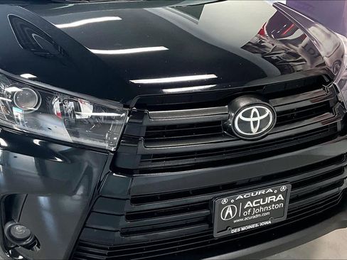 Used 2019 Toyota Highlander SE image 30