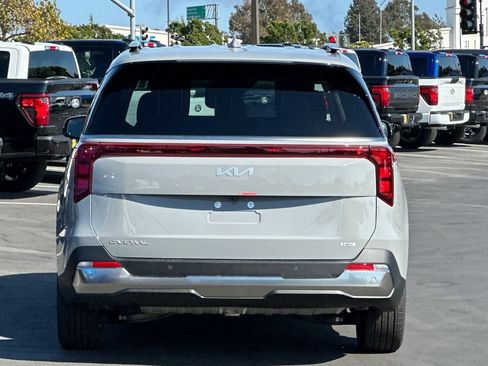 New 2026 Kia Carnival SX FWD image 5