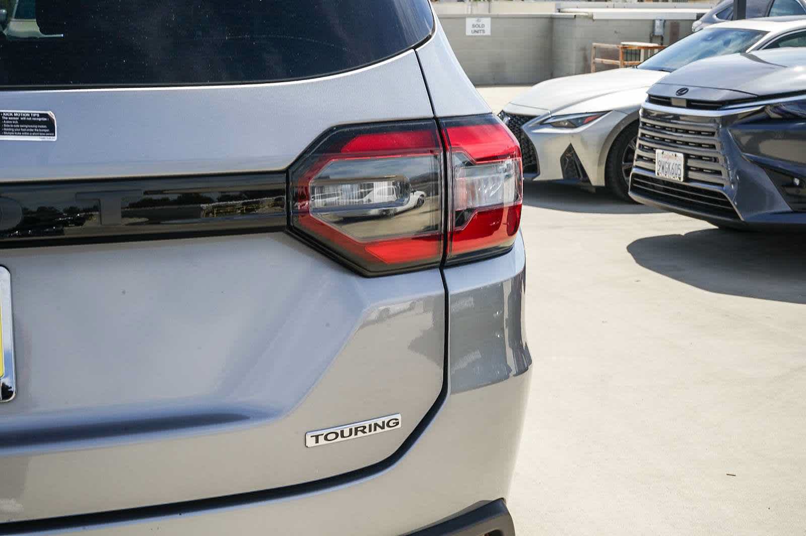 Used 2023 Honda Pilot Touring image 11