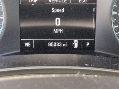 Used 2018 Chevrolet Equinox LT FWD image 18
