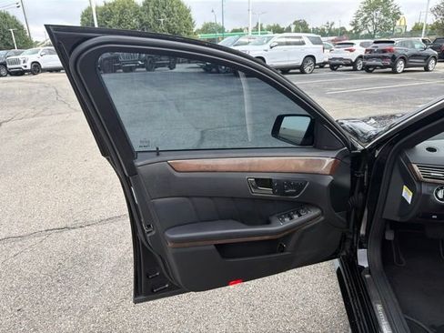 Used 2011 Mercedes-Benz E 350 4MATIC Sedan image 23
