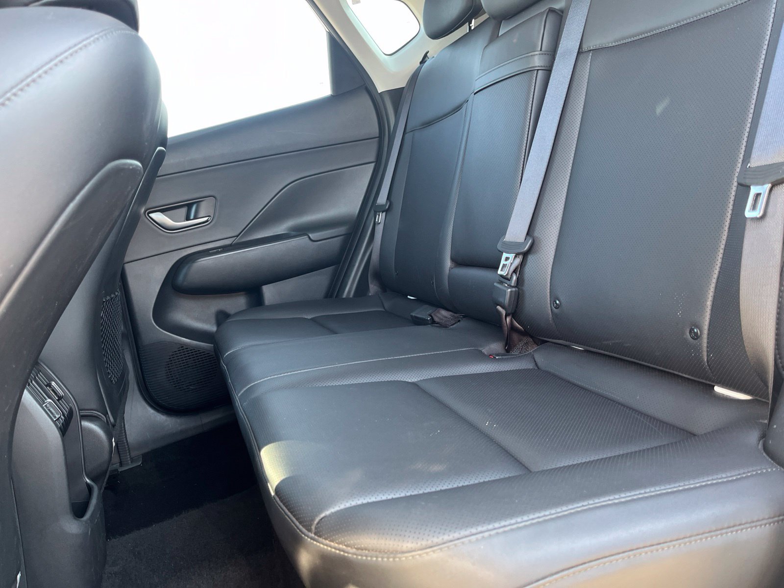 Used 2024 Hyundai Kona Limited FWD image 12