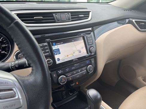 Used 2016 Nissan Rogue SL image 9