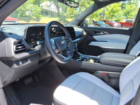 Certified 2026 Chevrolet Traverse High Country FWD image 22