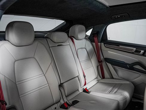 Certified 2023 Porsche Cayenne GTS AWD/4WD image 6