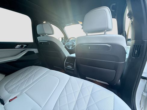 Used 2025 BMW X5 M60i w/ Climate Comfort Package image 31