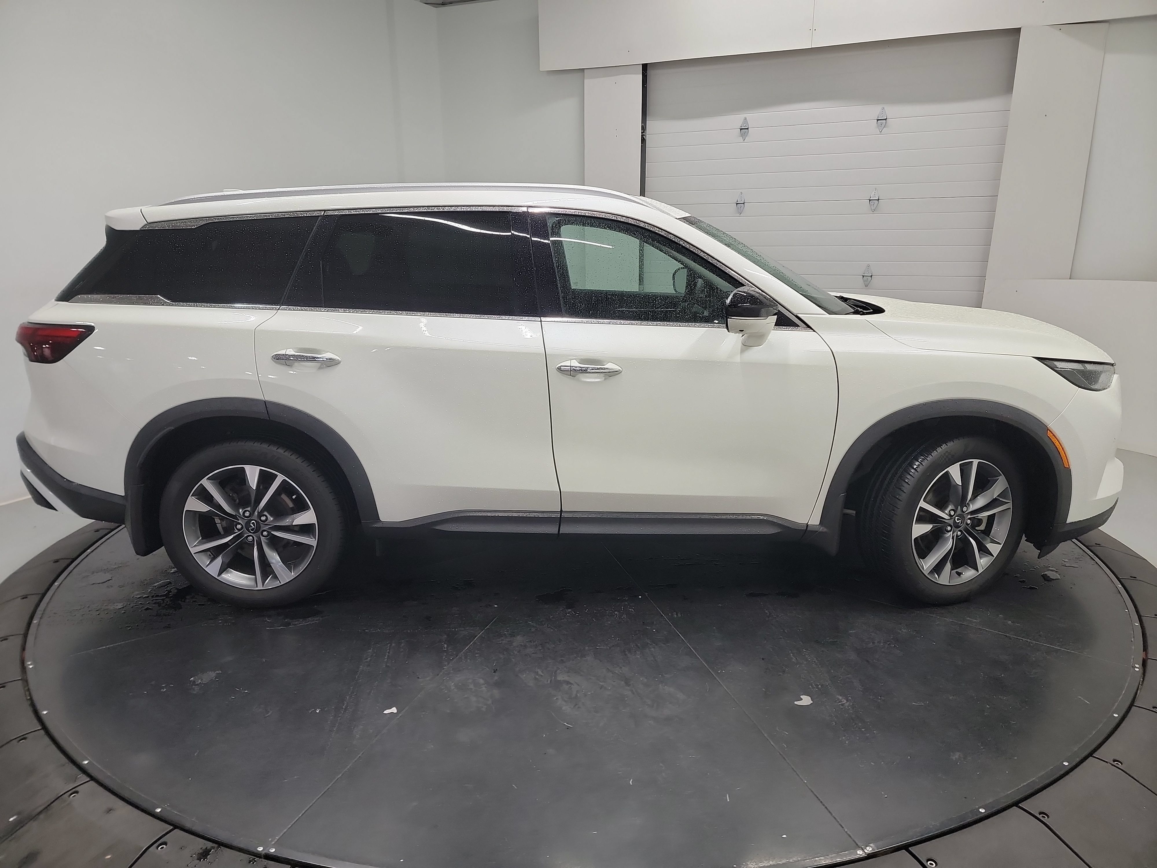 Used 2023 INFINITI QX60 Luxe w/ Cargo Package AWD/4WD image 11