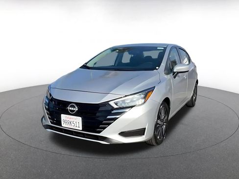 Used 2025 Nissan Versa SV FWD image 7