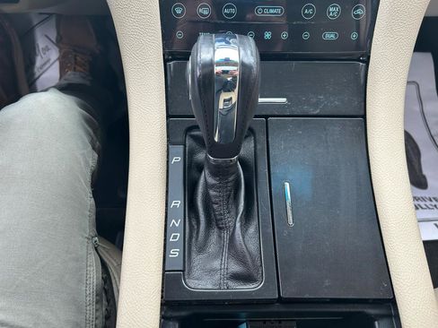 Used 2013 Ford Taurus Limited image 29