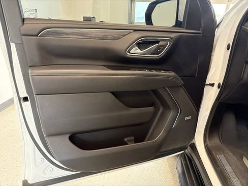 Used 2022 GMC Yukon SLT w/ SLT Premium Package AWD/4WD image 50