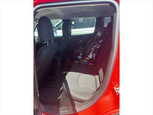 Certified 2021 Jeep Renegade Sport FWD image 8